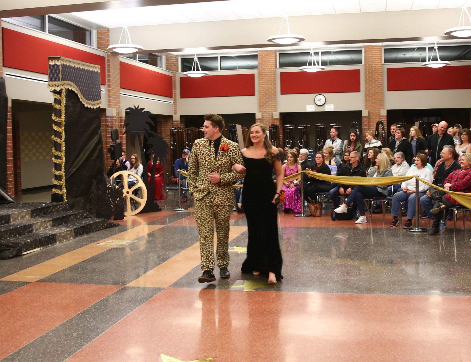 MC Prom 2018 (54).JPG